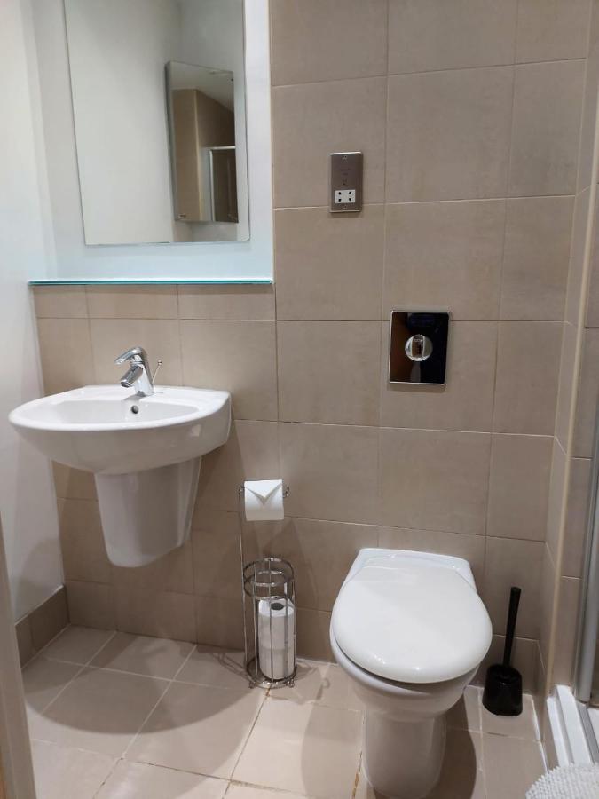 City 2 Bed, 2 Bath, Free Parking & Wifi Sheffield Buitenkant foto